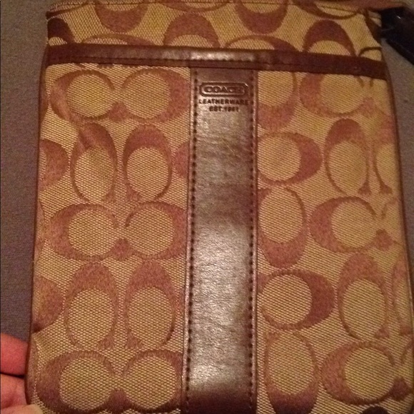 Vintage Coach Cross-body bag - Picture 3 of 8
